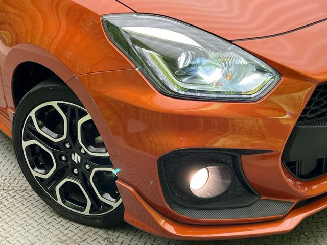 �yLED�w�b�h���C�g�z���V����ԑ��s�����ǍD�Ȏ��E���m�ۂ����S���ĉ^�]�ł��鍂�P�xLED�w�b�h���C�g�𑕔�!�_�����x�������A����d�͂��}�����Ă��܂��B