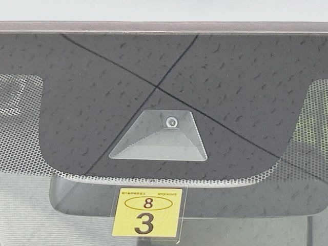 �y�z���_�Z���V���O�z���s���ɑO���̎ԗ�����F�����A�Փ˂������Ȏ��͌x��ƃu���[�L�ŏՓˉ���Ɣ�Q�y�����A�V�X�g�B�����S�Ƀh���C�u�����y���݂��������܂��B