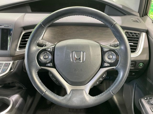 �y�����v�����X�e�A�����O�z�㎿�Ȋv���g�p���邱�ƂŁA��ɂ����������݂ƂĂ��^�]���₷���n���h���ł���