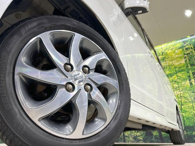 �y����14�C���`�A���~�z�C�[���z�O�ςɃ}�b�`���������A���~�z�C�[���𑕒����Ă���܂��B�e��ЊO�A���~�z�C�[����A�X�^�b�h���X�^�C�����戵�����Ă���܂��B���񂲑��k����������