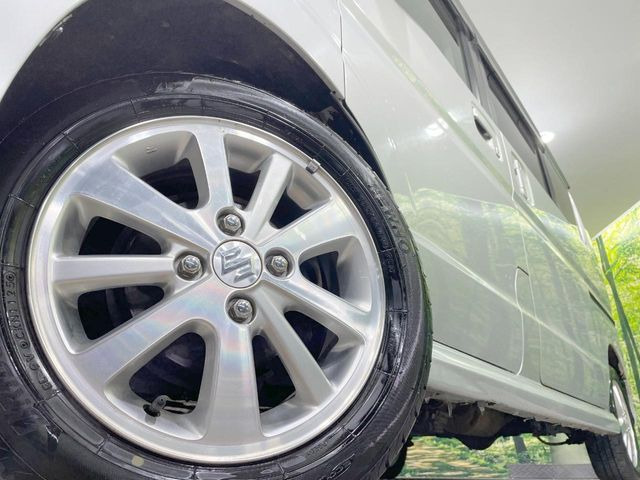 �y����14�C���`�A���~�z�C�[���z�O�ςɃ}�b�`���������A���~�z�C�[���𑕒����Ă���܂��B�e��ЊO�A���~�z�C�[����A�X�^�b�h���X�^�C�����戵�����Ă���܂��B���񂲑��k����������