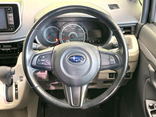 �y�����v�����X�e�A�����O�z�㎿�Ȋv���g�p���邱�ƂŁA��ɂ����������݂ƂĂ��^�]���₷���n���h���ł���