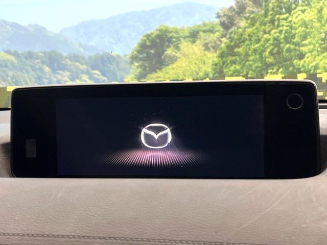 �y8.8�C���`�}�c�_�R�l�N�g�i�r�z�ԓ��̕��͋C�Ƀ}�b�`������̌^�^�C�v�̃i�r�B�e����q�ݒ��Bluetooth�Đ����A�l�X�ȋ@�\���y���߂܂��B�����I�ȃ_�C�������삪�\�ŁA�g��������ǍD�ł��B