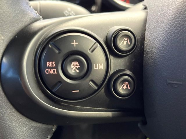 ���I�[�g�N���[�Y�R���g���[��:�������H�⎩���Ԑ�p���H���ɂāA�葬���q���\�ƂȂ�֗��ȋ@�\�ł��B�������ړ��̍ۂł����ɂ����֗��ɂ��g�����������܂���