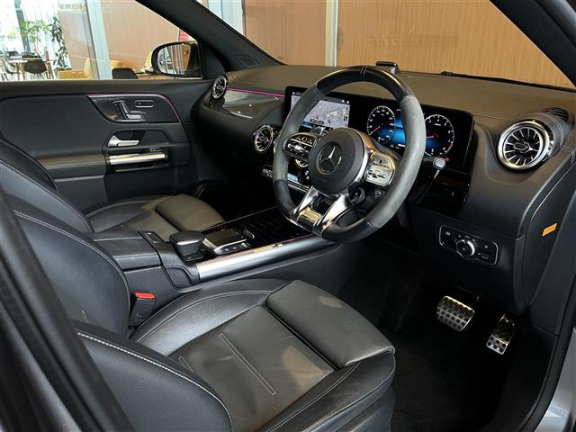 GLAクラスAMG GLA45 S 4マチックプラス 4WD