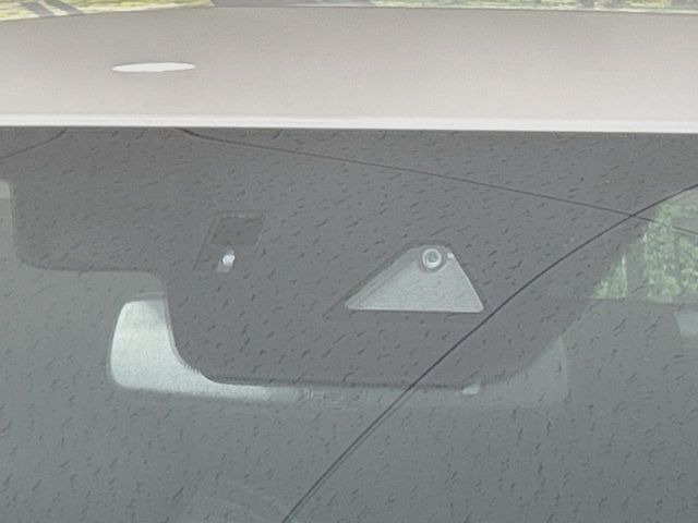 �yi-ACTIVESENSE�z���s���ɑO���̎ԗ�����F�����A�Փ˂������Ȏ��͌x��ƃu���[�L�ŏՓˉ���Ɣ�Q�y�����A�V�X�g�B�����S�Ƀh���C�u�����y���݂��������܂��B