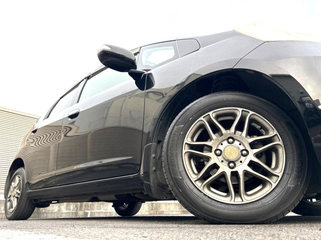 �y14�C���`�A���~�z�C�[���z�O�ςɃ}�b�`�����A���~�z�C�[���𑕒����Ă���܂��B�e��A���~�z�C�[����A�X�^�b�h���X�^�C�����戵�����Ă���܂��B���񂲑��k����������