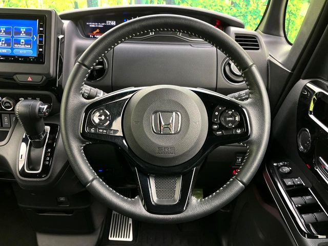 �y�����v�����X�e�A�����O�z�㎿�Ȋv���g�p���邱�ƂŁA��ɂ����������݂ƂĂ��^�]���₷���n���h���ł���