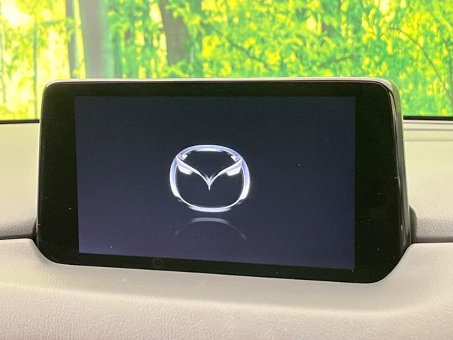 �y8�C���`�}�c�_�R�l�N�g�z�ԓ��̕��͋C�Ƀ}�b�`������^�̃f�B�X�v���C�B�X�}�z�ڑ��ł̃i�r�g�p��Bluetooth�Đ����A�l�X�ȋ@�\���y���߂܂��B�����I�ȃ_�C�������삪�\�ŁA�g��������ǍD�ł��B