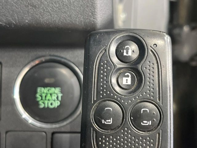 �y�L�[�t���[�V�X�e���z�J�o����|�P�b�g�ɓ��ꂽ�܂܂ł��h�A�̎{���E�������\�ȃX�}�[�g�L�[�𑕔��B�G���W���̃I���E�I�t�����J�M�����o���K�v����������Ƃ��Ă��֗��ł���