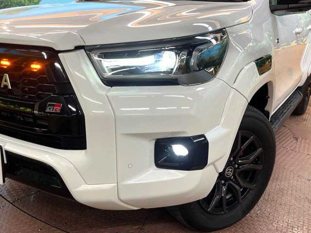 �yLED�w�b�h���C�g�z���V����ԑ��s�����ǍD�Ȏ��E���m�ۂ����S���ĉ^�]�ł��鍂�P�xLED�w�b�h���C�g�𑕔�!�_�����x�������A����d�͂��}�����Ă��܂��B