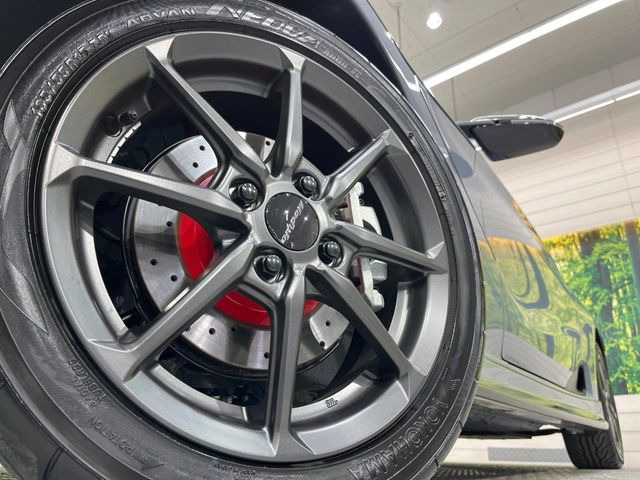 �y�����i�r�z�l�C�̏����i�r�𑕔����Ă���܂��B�i�r�̎g���₷���͂������A�I�[�f�B�I�@�\���[��!�L�����v�◷�s�͂������A�ʋ΂┃�����ȂǕ��i�̃h���C�u���y�����Ȃ�͂���