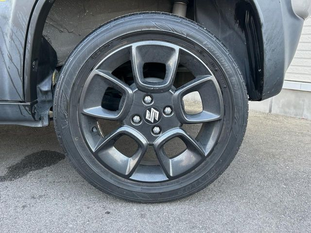 �y����16�C���`�A���~�z�C�[���z�O�ςɃ}�b�`���������A���~�z�C�[���𑕒����Ă���܂��B�e��ЊO�A���~�z�C�[����A�X�^�b�h���X�^�C�����戵�����Ă���܂��B���񂲑��k����������