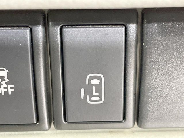 �y�p���[�X���C�h�h�A�z�X�}�[�g�L�[��^�]�Ȃ̃X�C�b�`�ŃX���C�h�h�A�̊J���\���d��������͂����ăh�A���J����K�v�������A���������q�l�ł��A�d���ו��������Ă��鎞�����N�ɊJ���߂ł��܂���