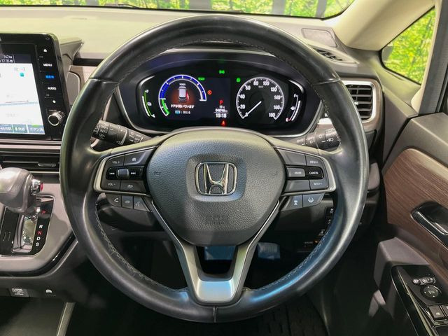 �y�����v�����X�e�A�����O�z�㎿�Ȋv���g�p���邱�ƂŁA��ɂ����������݂ƂĂ��^�]���₷���n���h���ł���