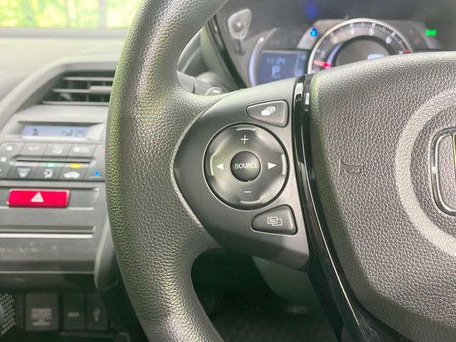 �y�X�e�A�����O�X�C�b�`�z�^�]���A�O������ڐ������炷���ƂȂ��A�I�[�f�B�I���̑��삪�\�ȕ֗��@�\!���S&���K�ȃh���C�u�����o���Ă���܂���