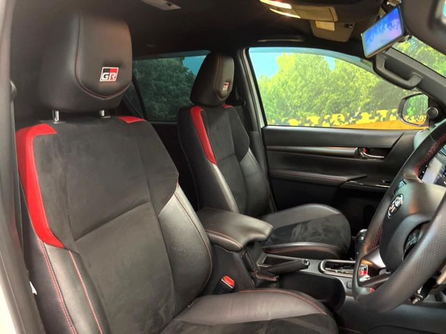 �y��p�X�|�[�c�V�[�g�z�z�[���h���ɗD��A�J�[�u���̑̂������}�����Ă���܂��B�܂��A�̂Ƀt�B�b�g���邩�獘��w�������ɂ����A�����O�h���C�u�⍂�����s�ł����K�ɂ��߂������������܂���