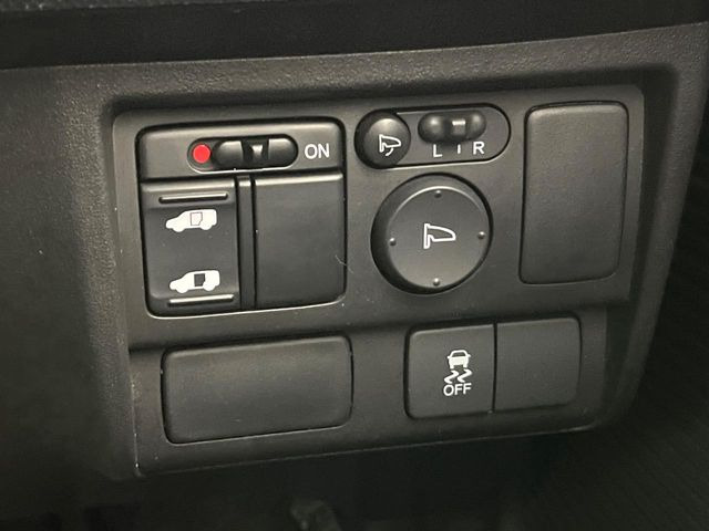 �y�p���[�X���C�h�h�A�z�X�}�[�g�L�[��^�]�Ȃ̃X�C�b�`�ŃX���C�h�h�A�̊J���\���d��������͂����ăh�A���J����K�v�������A���������q�l�ł��A�d���ו��������Ă��鎞�����N�ɊJ���߂ł��܂���