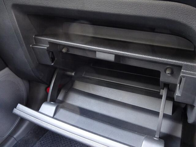 ����ȑO�ɂ͎Ԍ��ؓ��ꓙ���ވꎮ�����[�ł���O���[�u�{�b�N�X���������܂��B