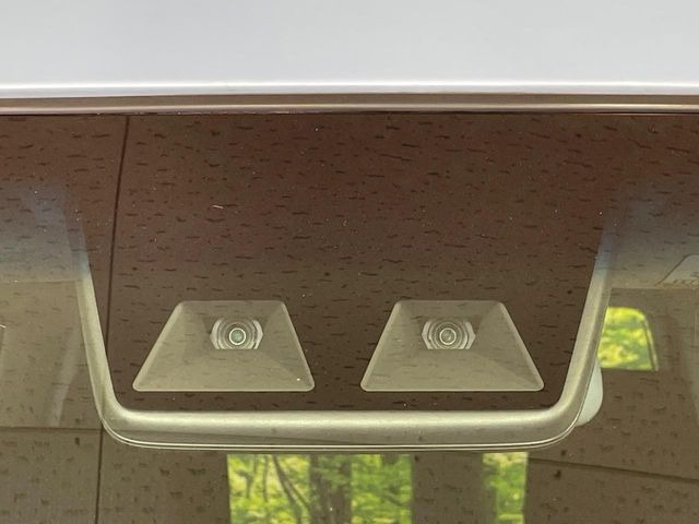 �y�X�}�[�g�A�V�X�g�z���s���ɑO���̎ԗ�����F�����A�Փ˂������Ȏ��͌x��ƃu���[�L�ŏՓˉ���Ɣ�Q�y�����A�V�X�g�B�����S�Ƀh���C�u�����y���݂��������܂��B