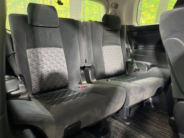 3列目シートはもちろん状態良好☆大人でもゆったりと座って頂けますので、大人数でのお出かけもラクラクです♪ご家族で、気の知れた仲間で、ドライブに行くのが楽しみですね♪