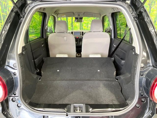 ���i�̂���������ʋ΁A���}���ɏ\���ȉ׎��X�y�[�X���m�ۂ��Ă���܂��B�Z�J���h�V�[�g��|���ƁA�傫�ȉו��̐ύڂ��\�ł���