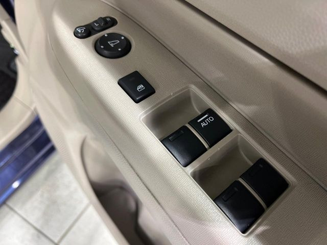 �y�d���i�[�~���[�z�T�C�h�~���[�͓d���i�[���ƂȂ��Ă���A�������ԏ�ł��L�Y�������X�N��}�����܂��B