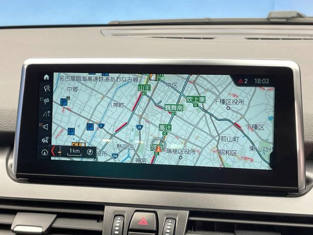 �������i�r:��̊��̂���i�r�́A����������ԓ������o���Ă���܂��BBluetooth�Đ��ȂǃI�[�f�B�I�@�\���[�����Ă���܂��̂ŁA�^�]�����y���߂܂���