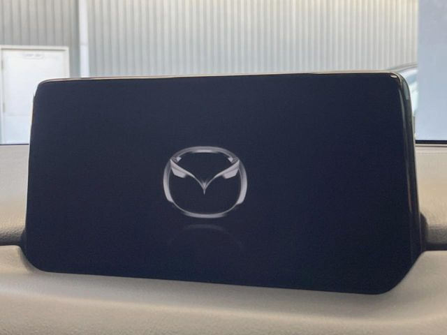 �y8�C���`�}�c�_�R�l�N�g�z�ԓ��̕��͋C�Ƀ}�b�`������^�̃f�B�X�v���C�B�X�}�z�ڑ��ł̃i�r�g�p��Bluetooth�Đ����A�l�X�ȋ@�\���y���߂܂��B�����I�ȃ_�C�������삪�\�ŁA�g��������ǍD�ł��B