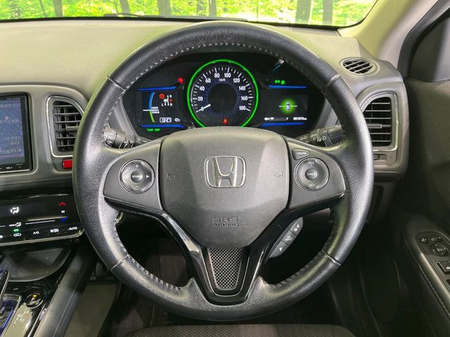 ステアリングも使用感が少なく、きれいな状態となっております♪