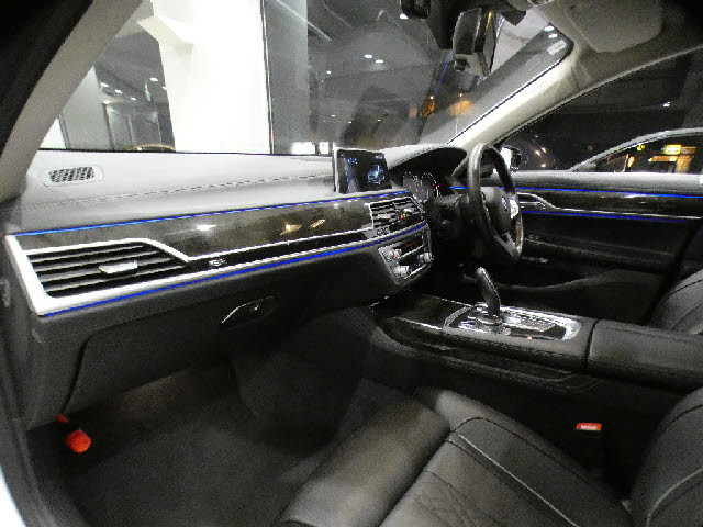 7シリーズ740i