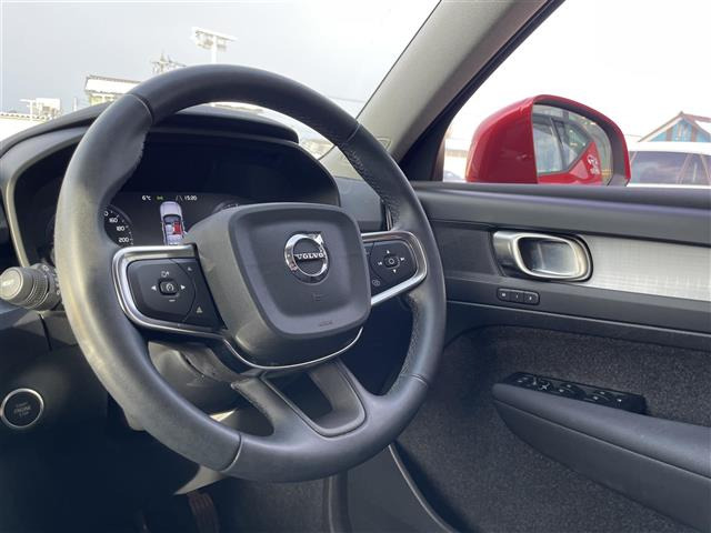 XC40B4 モメンタム