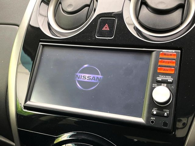 �y�����i�r�z�l�C�̏����i�r�𑕔����Ă���܂��B�i�r�̎g���₷���͂������A�I�[�f�B�I�@�\���[��!�L�����v�◷�s�͂������A�ʋ΂┃�����ȂǕ��i�̃h���C�u���y�����Ȃ�͂���