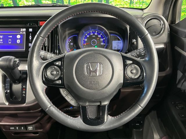 �y�����v�����X�e�A�����O�z�㎿�Ȋv���g�p���邱�ƂŁA��ɂ����������݂ƂĂ��^�]���₷���n���h���ł���