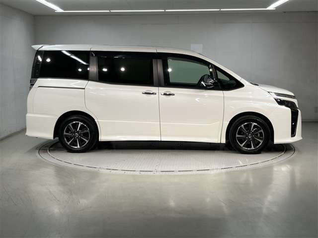 ヴォクシー2.0 ZS 煌