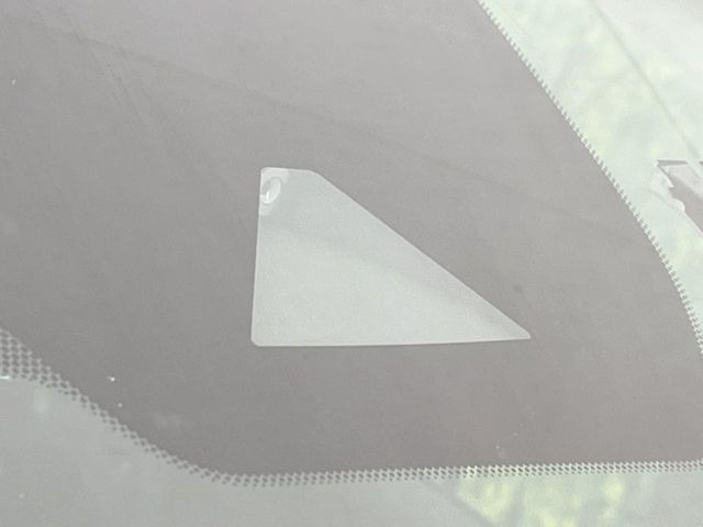 �y�C���e���W�F���g�G�}�[�W�F���V�[�u���[�L�z�t�����g�J�����őO���̎ԗ�����s�҂����m�B�Փ˂������Ȏ��͏Փ˔�Q�y���u���[�L���쓮�A�Փˉ�����T�|�[�g�B�����S�Ƀh���C�u�����y���݂��������܂��B