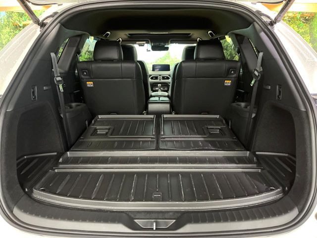 ���i�̂���������ʋ΁A���}���ɏ\���ȉ׎��X�y�[�X���m�ۂ��Ă���܂��B�Z�J���h�V�[�g��|���ƁA�傫�ȉו��̐ύڂ��\�ł���