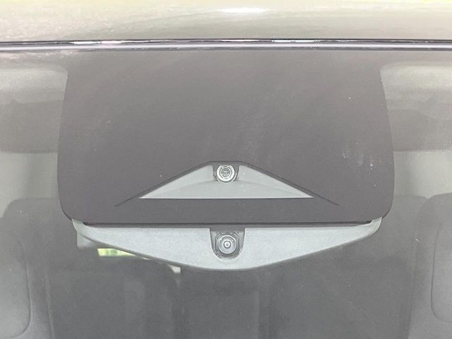 �y�C���e���W�F���g�G�}�[�W�F���V�[�u���[�L�z�t�����g�J�����őO���̎ԗ�����s�҂����m�B�Փ˂������Ȏ��͏Փ˔�Q�y���u���[�L���쓮�A�Փˉ�����T�|�[�g�B�����S�Ƀh���C�u�����y���݂��������܂��B