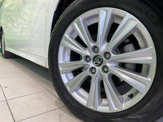 �y����18�C���`�A���~�z�C�[���z�O�ςɃ}�b�`���������A���~�z�C�[���𑕒����Ă���܂��B�e��ЊO�A���~�z�C�[����A�X�^�b�h���X�^�C�����戵�����Ă���܂��B���񂲑��k����������