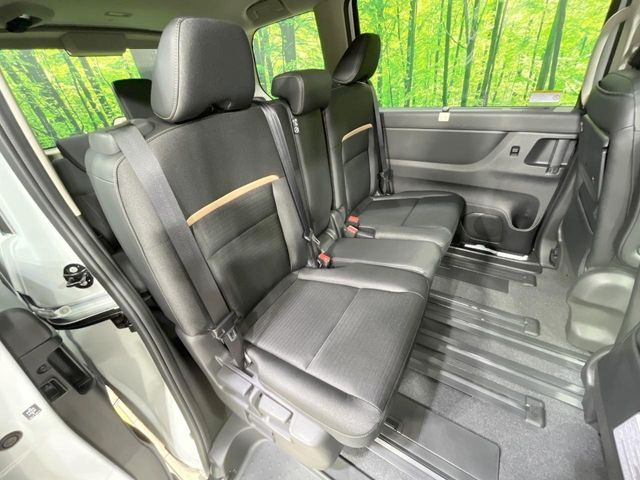 �Z�J���h�V�[�g�͒������������ƂȂ��Ă���A�X���C�h����ΒʘH�X�y�[�X���o��!�O��̈ړ����Ƃ��Ă��ȒP�ł���������A8����Ԏ������K�ȍ���S�n�̃V�[�g�ƂȂ��Ă��܂���