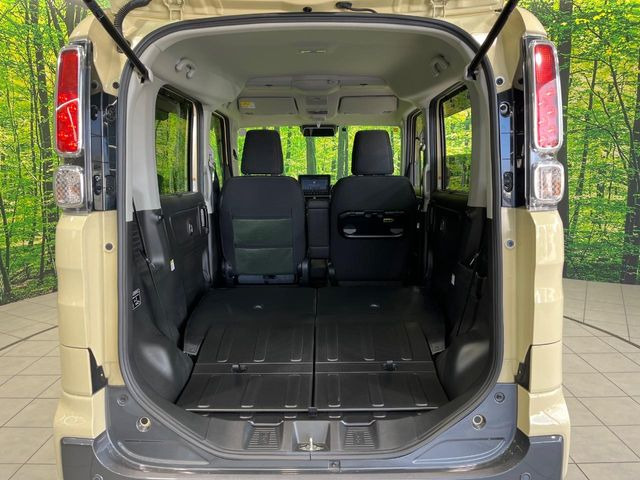 ���i�̂���������ʋ΁A���}���ɏ\���ȉ׎��X�y�[�X���m�ۂ��Ă���܂��B�Z�J���h�V�[�g��|���ƁA�傫�ȉו��̐ύڂ��\�ł���