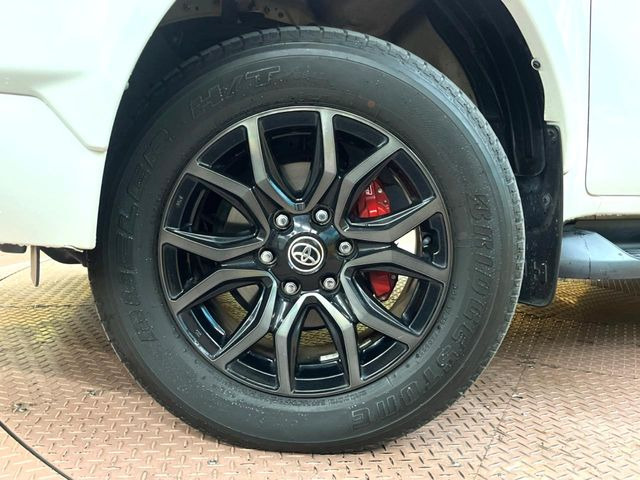 �y�O���[�h��p�����A���~�z�C�[���z�f�U�C�����̍��������A���~�z�C�[���𑕒����Ă���܂��B�e��ЊO�A���~�z�C�[����A�X�^�b�h���X�^�C�����戵�����Ă���܂��B���񂲑��k����������