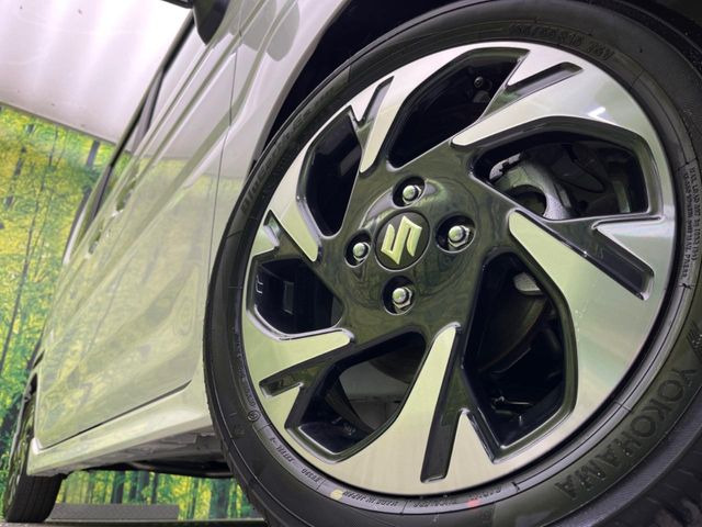 �y����15�C���`�A���~�z�C�[���z�O�ςɃ}�b�`���������A���~�z�C�[���𑕒����Ă���܂��B�e��ЊO�A���~�z�C�[����A�X�^�b�h���X�^�C�����戵�����Ă���܂��B���񂲑��k����������