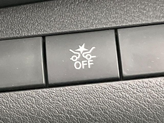 �y�C���e���W�F���g�G�}�[�W�F���V�[�u���[�L�z�t�����g�J�����őO���̎ԗ�����s�҂����m�B�Փ˂������Ȏ��͏Փ˔�Q�y���u���[�L���쓮�A�Փˉ�����T�|�[�g�B�����S�Ƀh���C�u�����y���݂��������܂��B