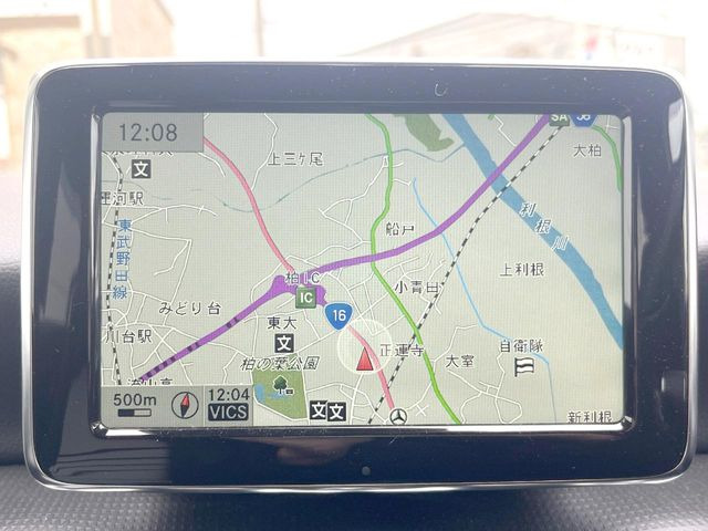 �������i�r:��̊��̂���i�r�́A����������ԓ������o���Ă���܂��B�I�[�f�B�I�@�\���[�����Ă���܂��̂ŁA�^�]�����y���߂܂���