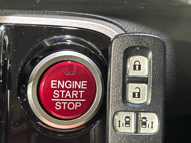 �yHonda�X�}�[�g�L�[�z�J�o����|�P�b�g�ɓ��ꂽ�܂܂ł��h�A�̎{���E�������\�ȃX�}�[�g�L�[�𑕔��B�G���W���̃I���E�I�t�����J�M�����o���K�v����������Ƃ��Ă��֗��ł���