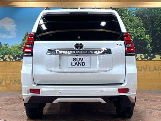 安心の最長10年・走行無制限保証(有償)をご用意。保証内容も充実はもちろん、無料点検&オイル交換や、年中無休の全国・24時間ロードサービスも付帯されておりますのでご安心下さい。