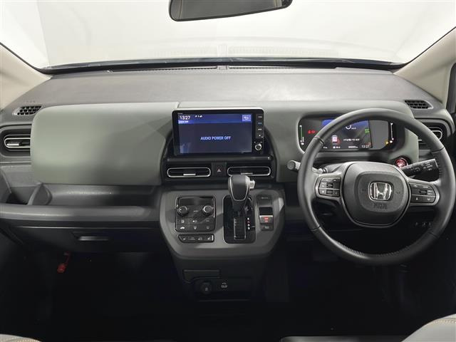 フリード1.5 e:HEV クロスター