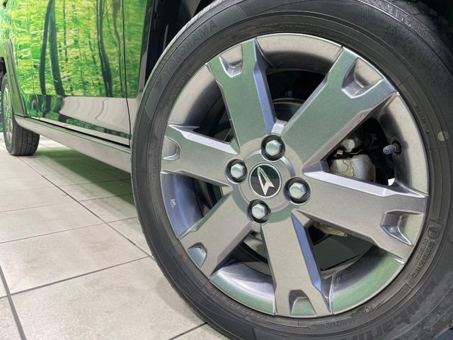 �y����15�C���`�A���~�z�C�[���z�O�ςɃ}�b�`���������A���~�z�C�[���𑕒����Ă���܂��B�e��ЊO�A���~�z�C�[����A�X�^�b�h���X�^�C�����戵�����Ă���܂��B���񂲑��k����������