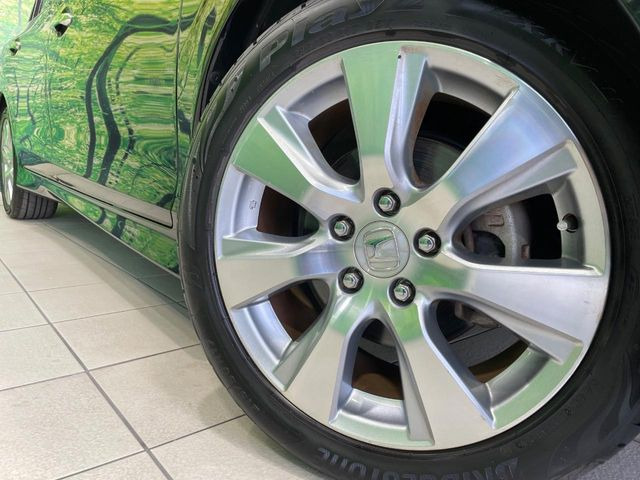 �y����17�C���`�A���~�z�C�[���z�O�ςɃ}�b�`���������A���~�z�C�[���𑕒����Ă���܂��B�e��ЊO�A���~�z�C�[����A�X�^�b�h���X�^�C�����戵�����Ă���܂��B���񂲑��k����������